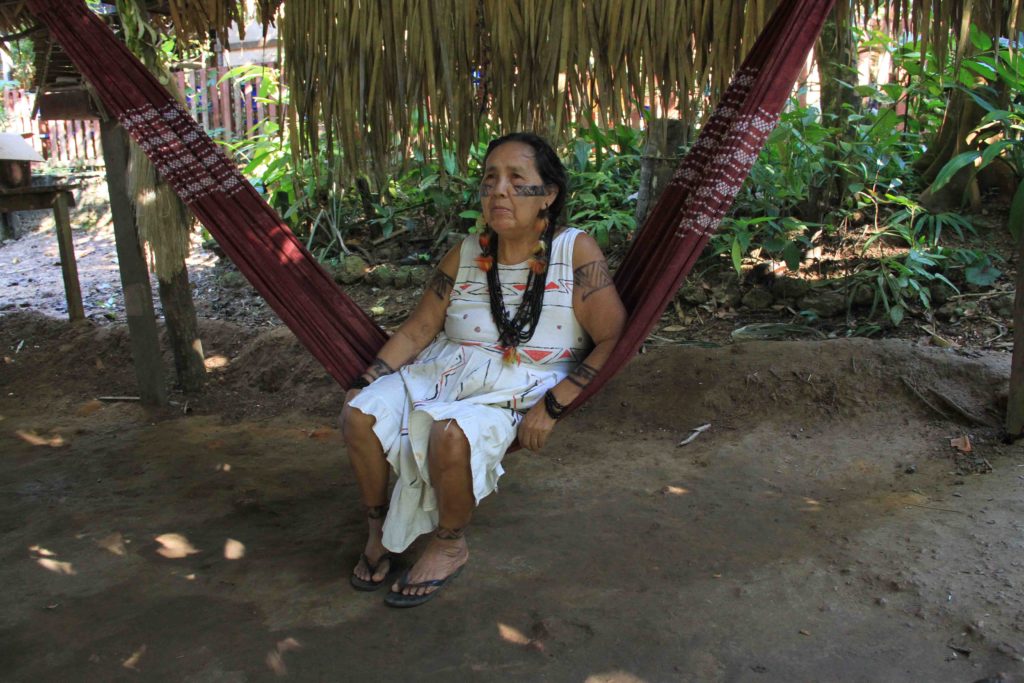 Cacique Bacu, da aldeia Sahu-Apé, no Amazonas: uma das cinco caciques mulheres existentes no Brasil. Foto: Arlesson Sicsú