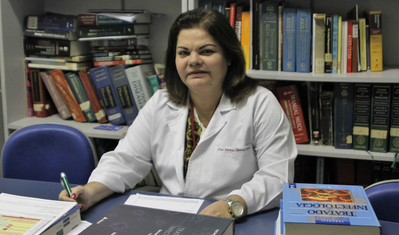 Dra Valéria Gomes do Hospital do Fundão: "Raramente tínhamos pacientes com HIV/Aids nessa faixa de idade. Mas, de de dez anos para cá, esse quadro vem mudando/ Fotos: Ana Lúcia Araújo